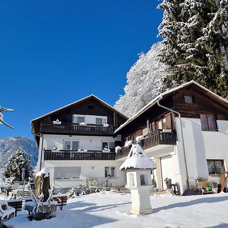 Ferienhaus Burgblick Treffen Exterior foto
