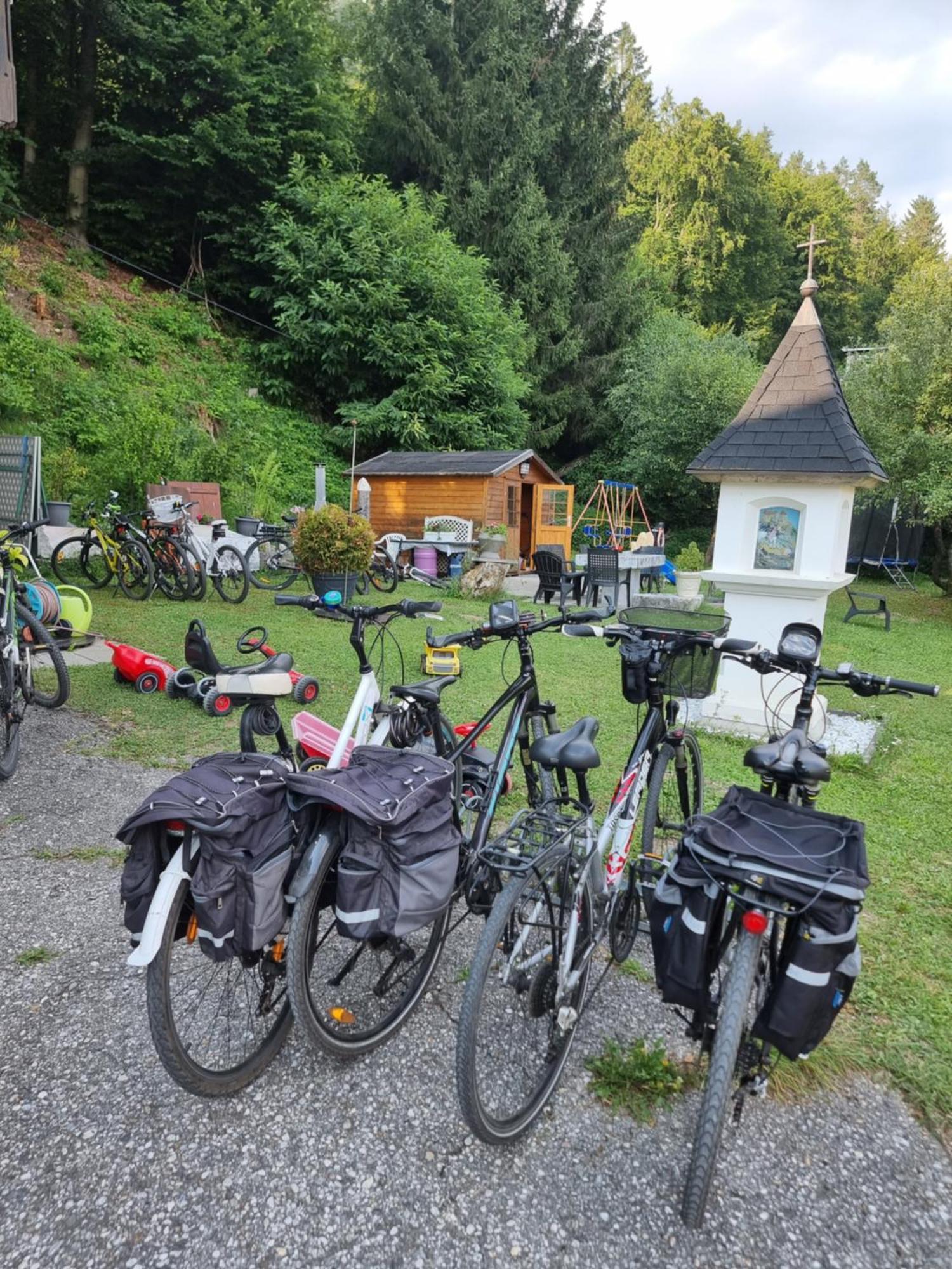 Ferienhaus Burgblick Treffen Exterior foto