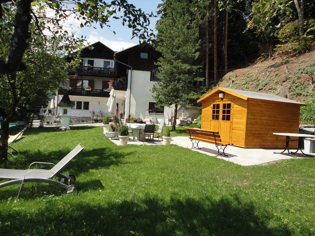 Ferienhaus Burgblick Treffen Exterior foto
