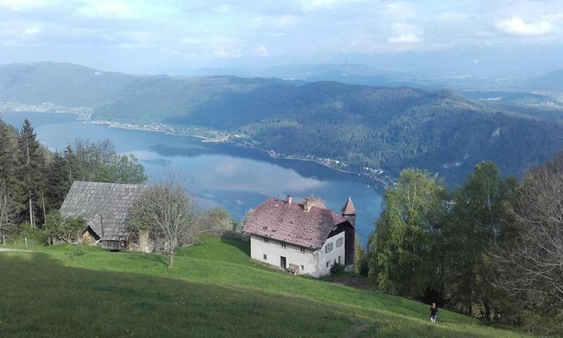 Ferienhaus Burgblick Treffen Exterior foto